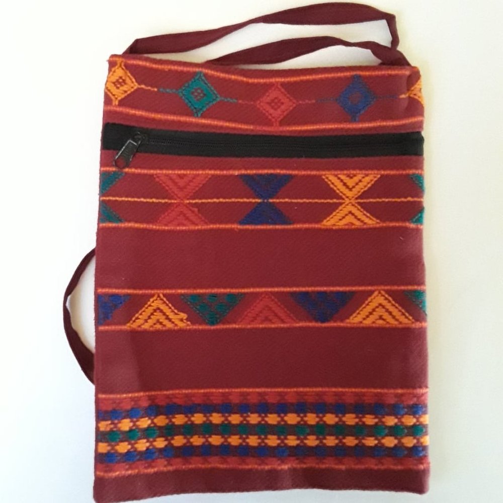 WOMEN'S EMBROIDERED SOFT CLOTH SHOULDER BAG - 9" x 7" x 1" - VERY SOFT & CLEAN